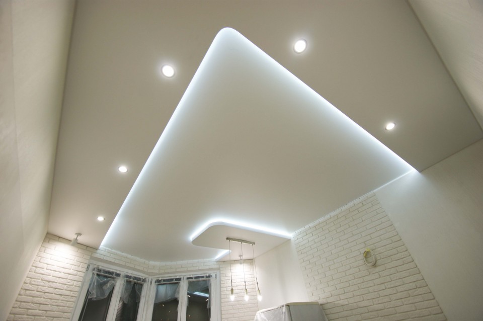 Заказать парящие натяжные потолки в г. Дмитриев